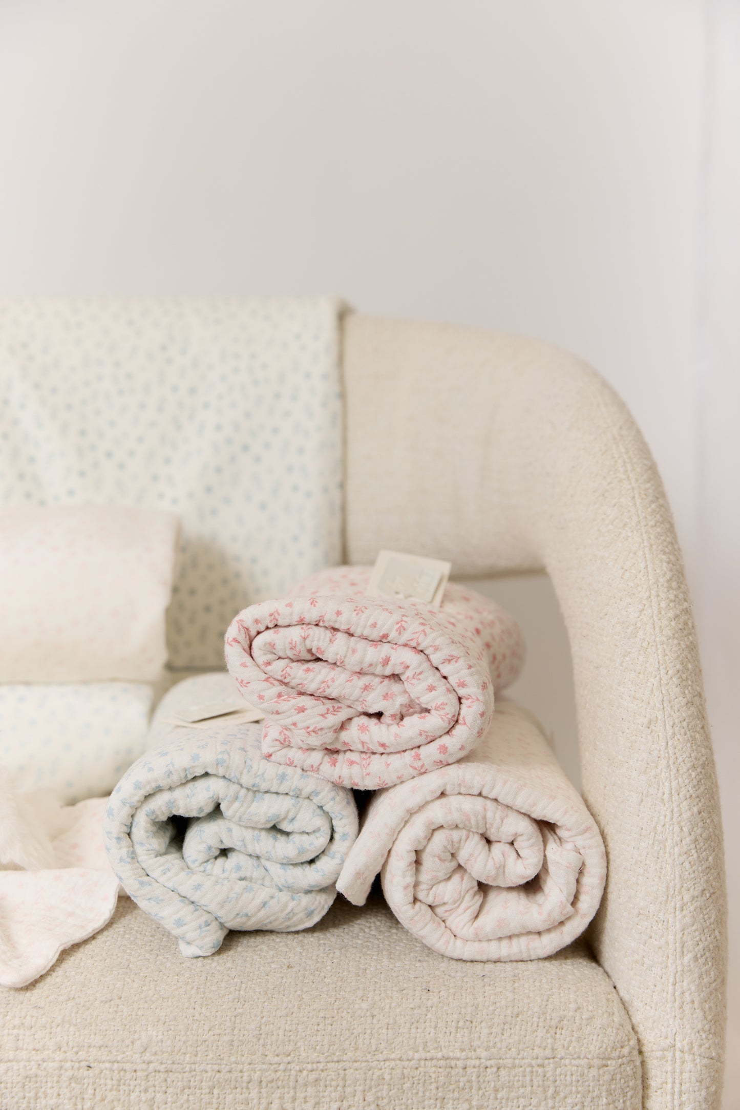 Whispering Blooms Swaddle - Pink