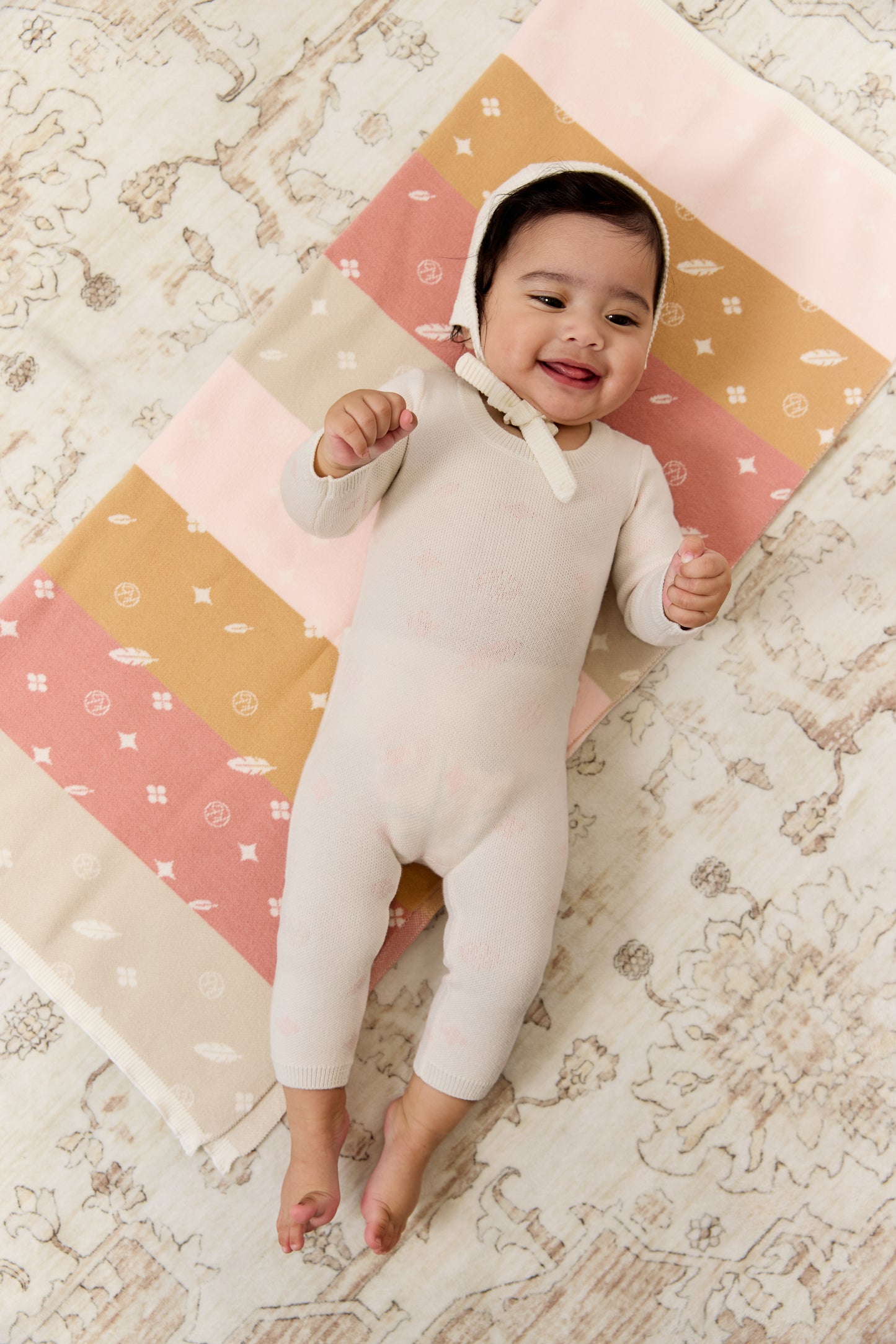 KB Logo Knit Blanket - Pink