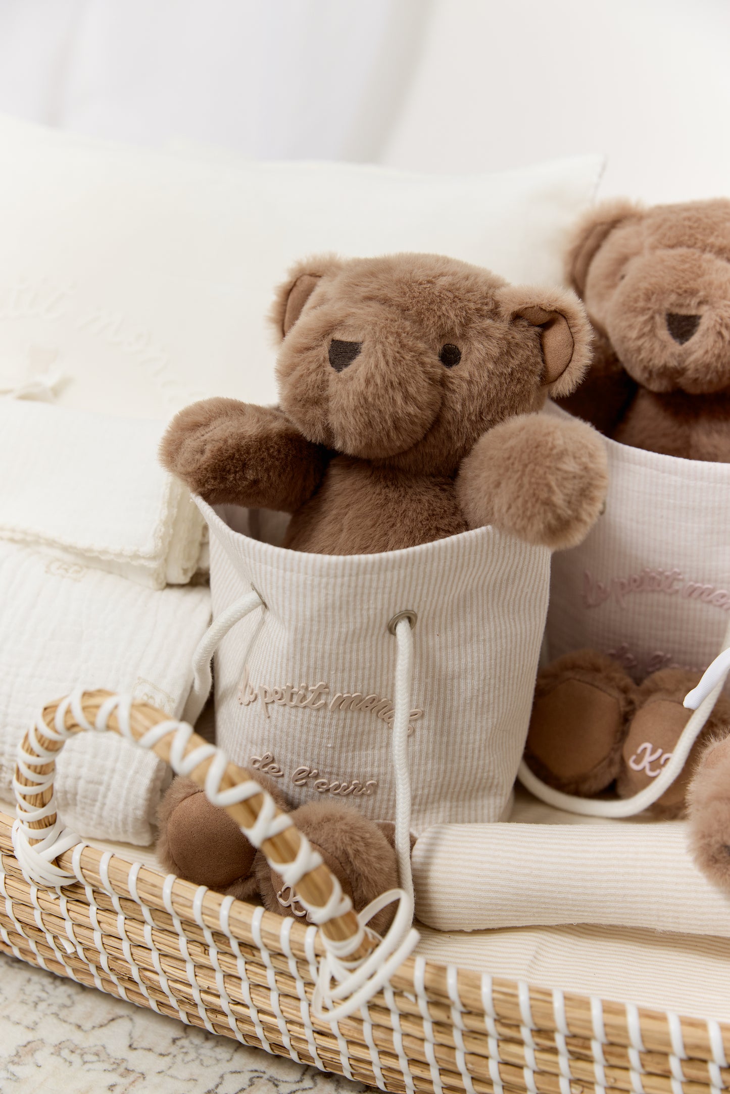 Petit Ours Teddy in a Bag - Stone