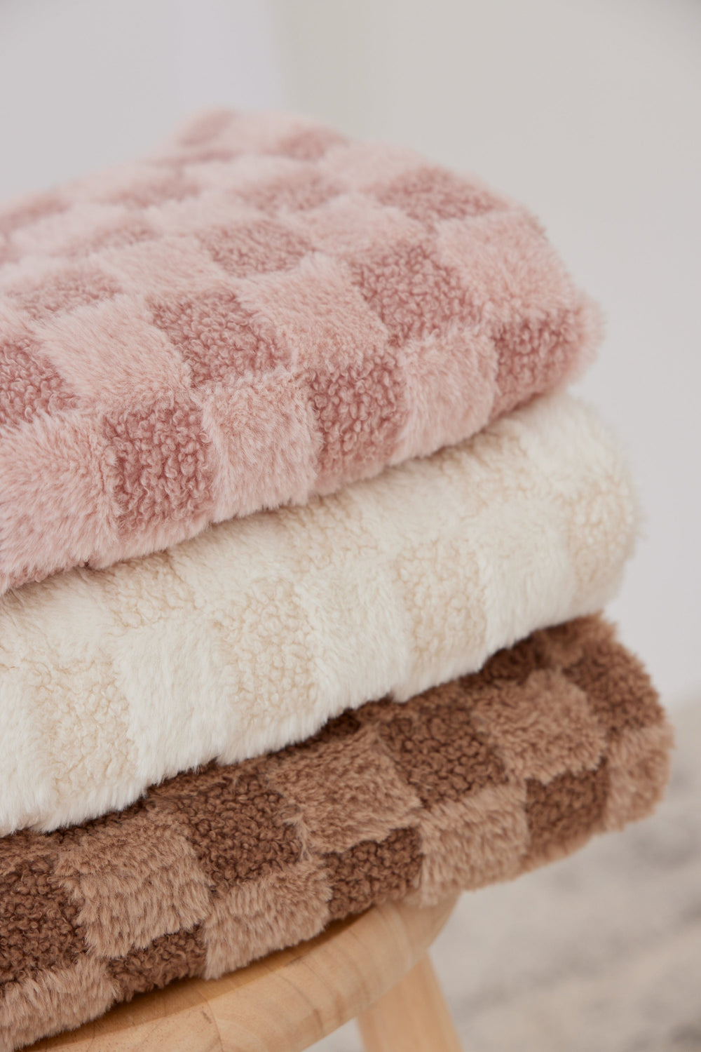 Checkered Fur Blanket - Pink