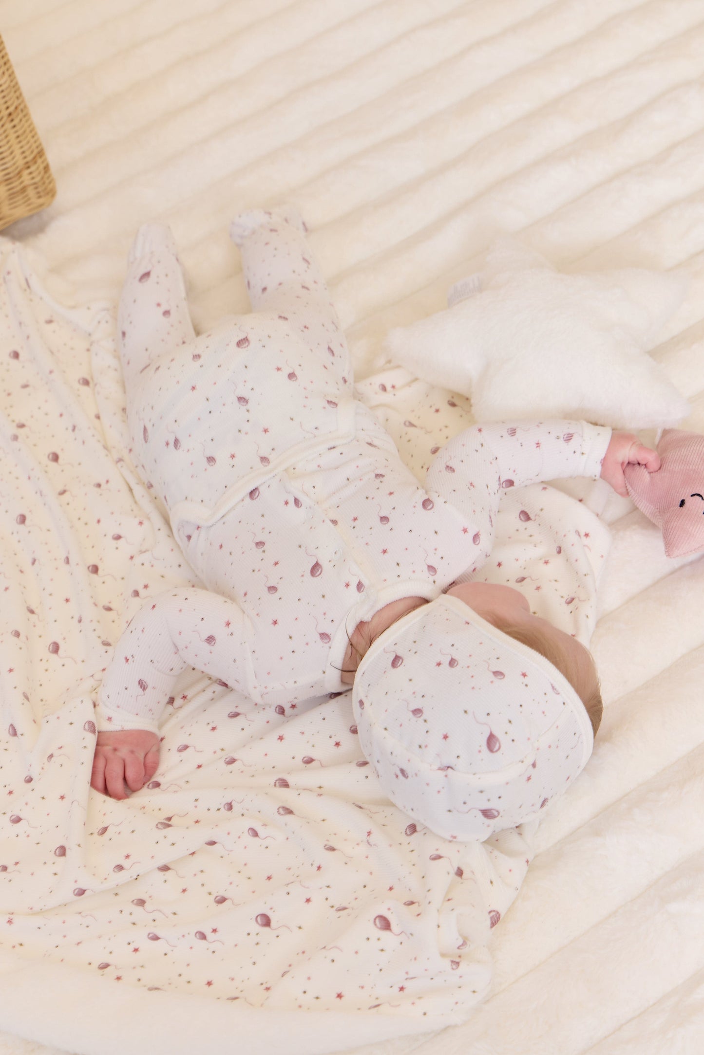 
                  
                    Balloon Star Romper+Bonnet Set - Pink
                  
                