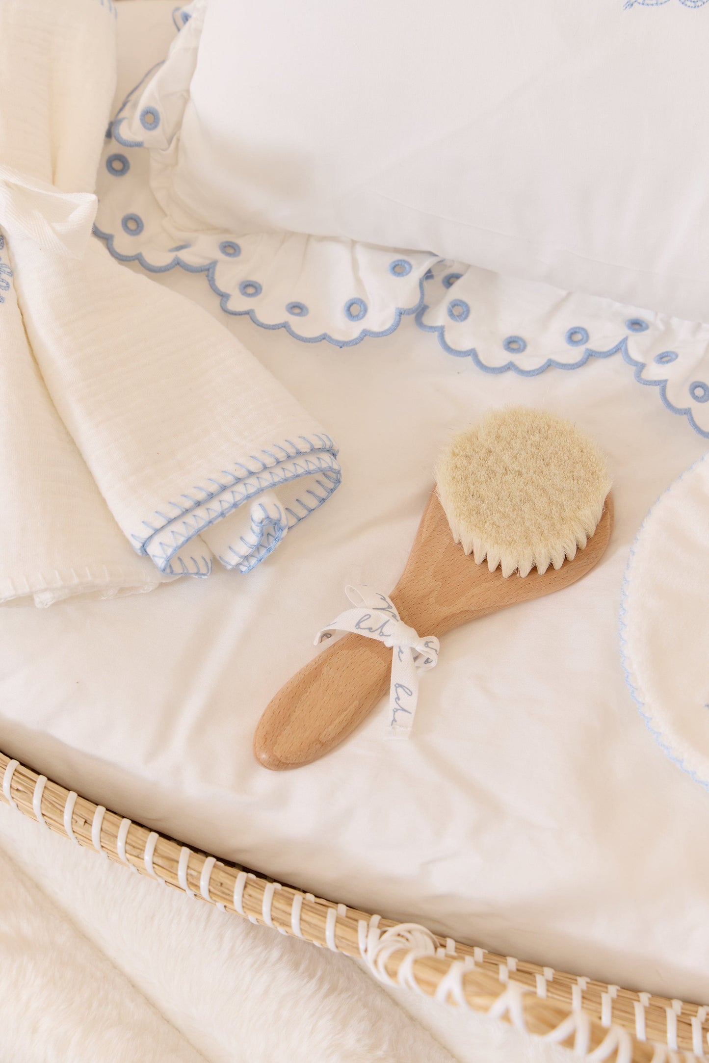 
                  
                    Flying Feathers Hair Brush - Blue
                  
                