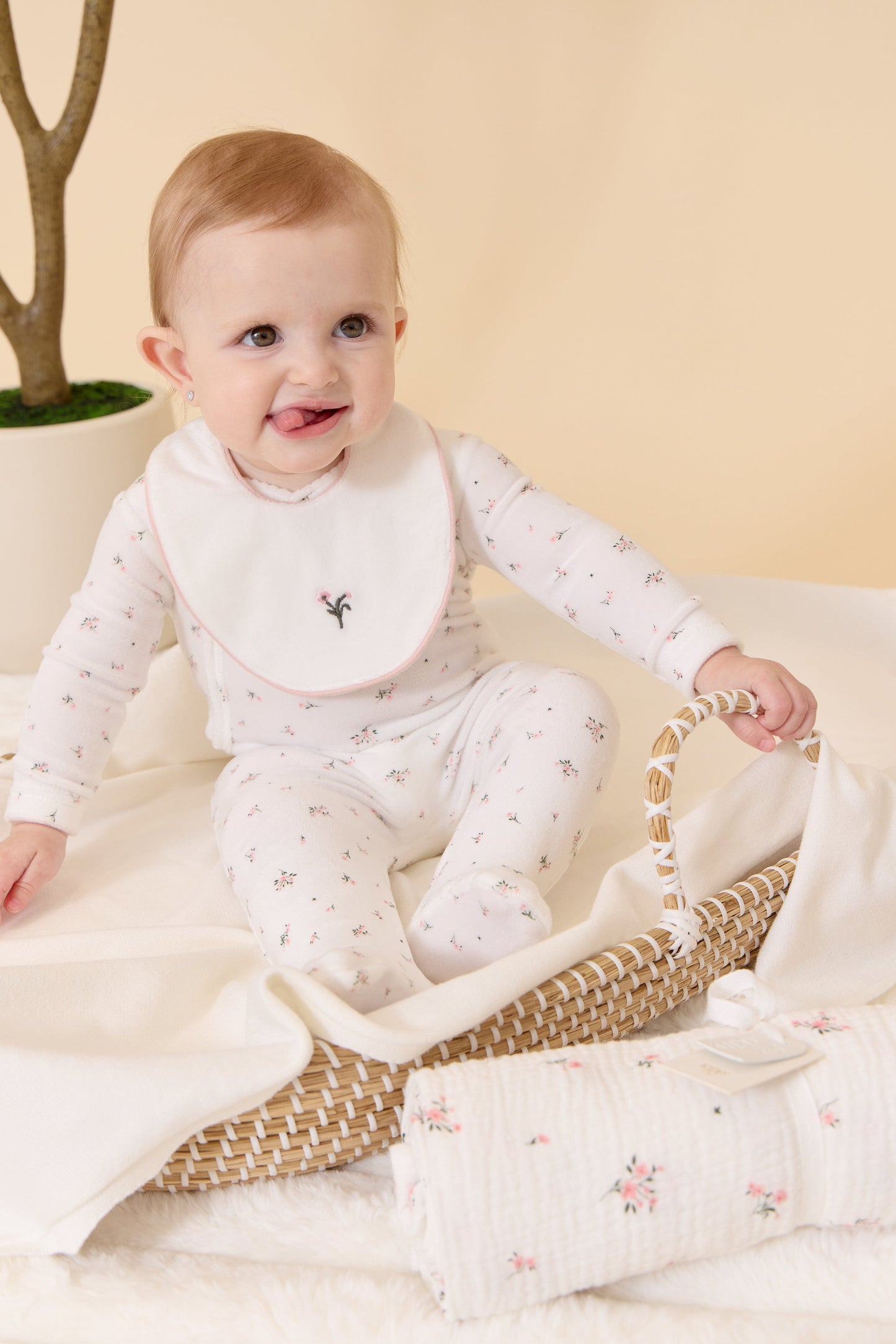 
                  
                    Lil Blooms Bib - Pink
                  
                