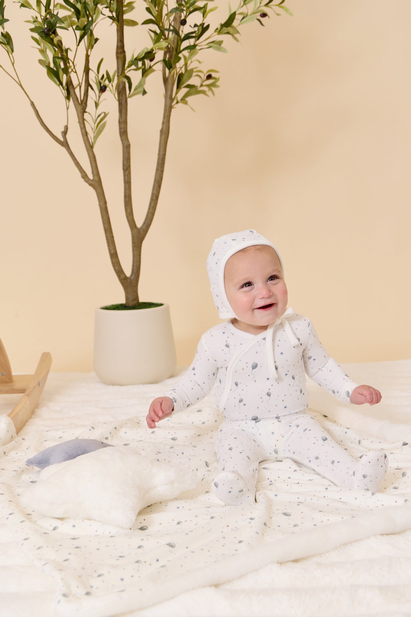 
                  
                    Balloon Star Romper+Bonnet Set - Blue
                  
                